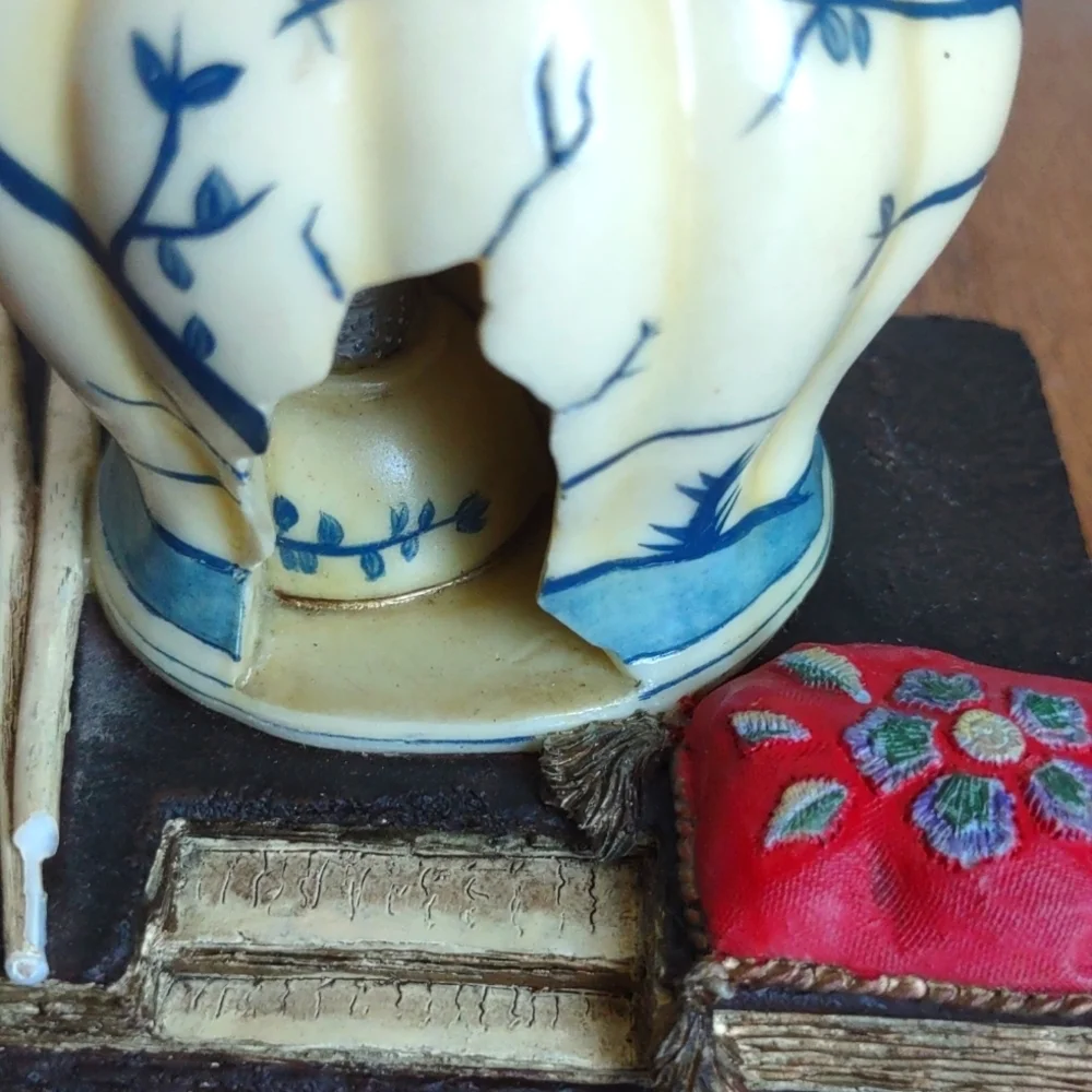 Rafterville Sip-Sum-Broo's Teapot Figurine